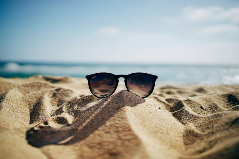 Lire la suite à propos de l’article Préparer sa peau au soleil :le juste équilibre entre plaisir et prudence